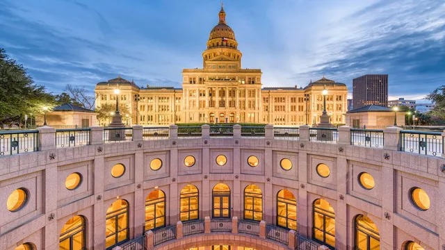 picture of texas state capitol